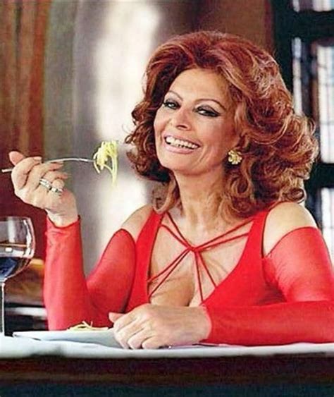 Sophia thiel sporthotpants, sporthose, sportpants neu. Sophia Loren stellt ihre Lieblingsrezepte vor | Sophia ...