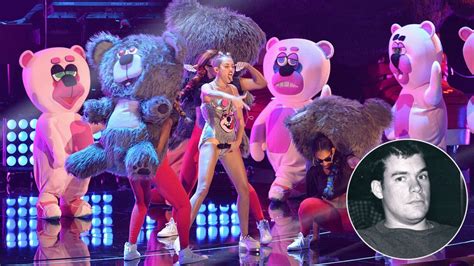 Miley Cyrus Twerking Meet Todd James The Artist Behind The Bears