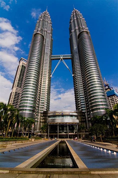 Petronas Towers In Kuala Lumpur Cesar Pelli And Associates Simple And