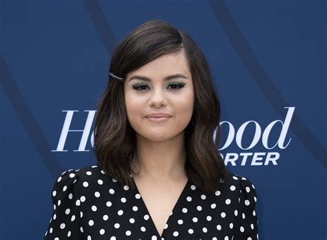 Selena Gomez Showed Off Her Naturally Curly Hair In A Lob And Its Total