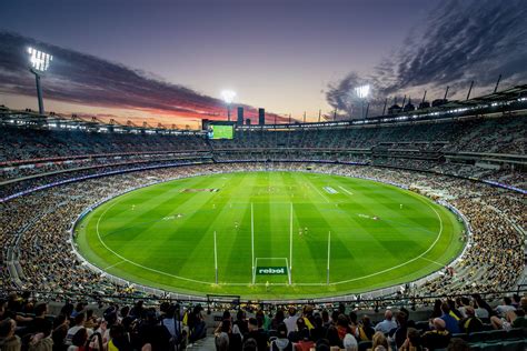 Great photo of the footy tonight from the MCG Twitter account. 537 days since the last footy 