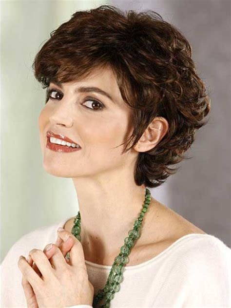 Short Curly Hairstyle For Round Face