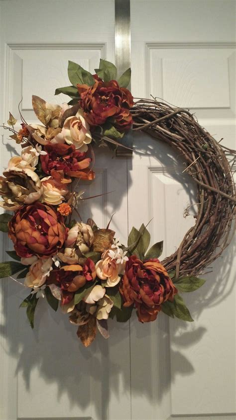 Simple Fall grapevine wreath | Grapevine wreath, Simple grapevine wreath, Fall grapevine wreaths