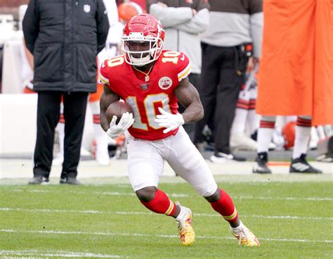Tyreek Hill Patrick Mahomes Look To Connect The Dots In Sb Lv National Football Post