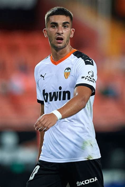 Erling haaland o mbappé, por otro. Manchester City Confirm Signing of Valencia's Ferran ...