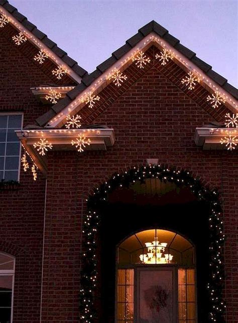 Gorgeous 40 Christmas Lights Apartment Decorating Ideas