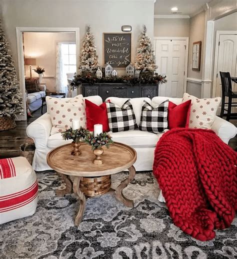 35 Lovely Christmas Living Room Decor Ideas  MAGZHOUSE