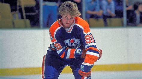 Old Photo From The Hhof Shows Gretzkys One Of A Kind Tape Job In His