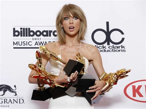 Taylor Swift To Become Billboards First Ever Woman Of The Decade