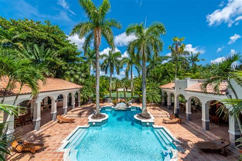 Home Tour This Stunning Miami Villa Is A Tropical Paradise Real Homes