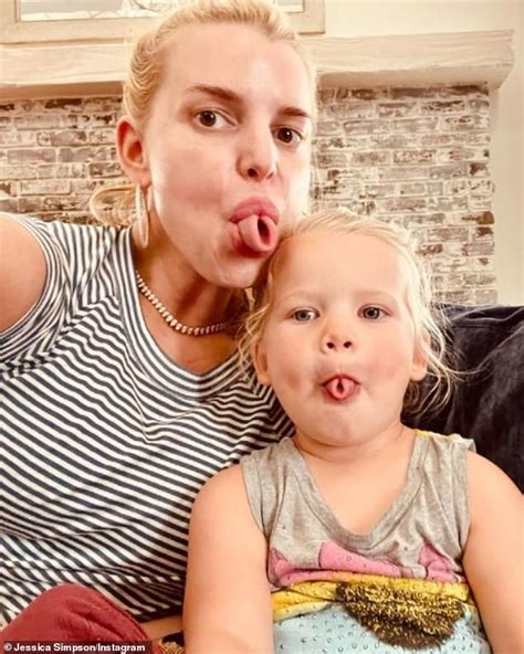 jessica simpson makes taco tongues with daughter birdie mae 2 in sweet snap daily mail online