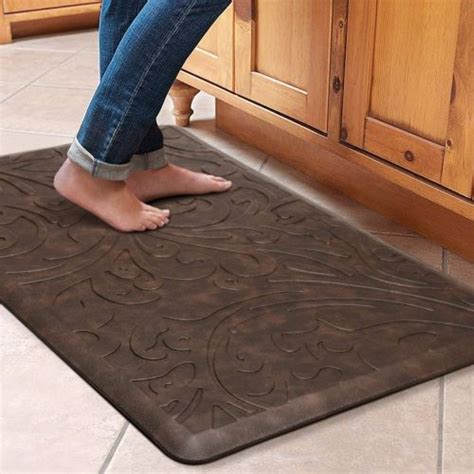 Add a new kitchen floor mat to easily revamp your home décor and quickly give your room a refresh. Top 10 Best Cushioned Kitchen Floor Mats in 2020 ...