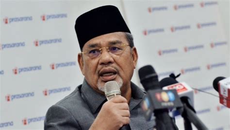 Tergempar ahli parlimen umno pasir salak bersikap biadab dihalau keluar dewan 4 hari. Lagi Ahli Parlimen Umno akan tarik balik sokongan untuk ...