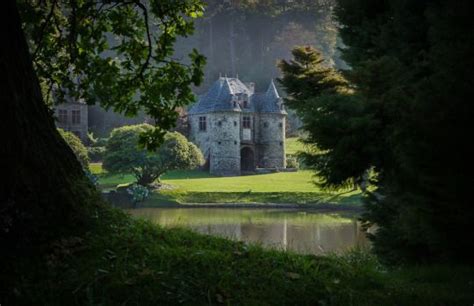 Pin By Levonda 2 On ~the Enchanted Forest~ Castle Landscape