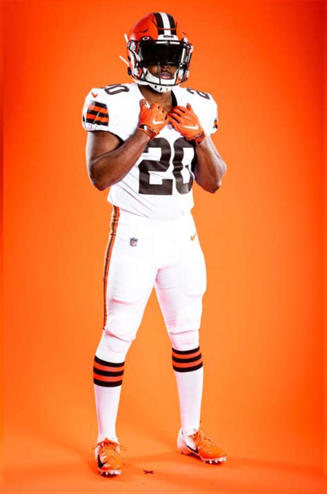 Cleveland Browns Unveil New Uniforms Sportslogosnet News