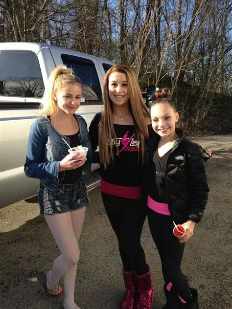 Pin By ᴅᴀɴᴄᴇᴍᴏᴍsғᴀɴ On Duos Dance Moms Maddie Ziegler And Chloe