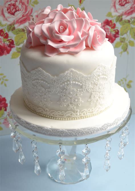 You will find cakes for women and men with pictures. Little Paper Cakes: 60th Birthday Vintage Rose Lace Cake