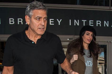 Amal clooney, with george clooney arrives at the wedding of prince harry and ms. Amal Clooney: Mit Baby-Bauch am Flughafen? | GALA.de