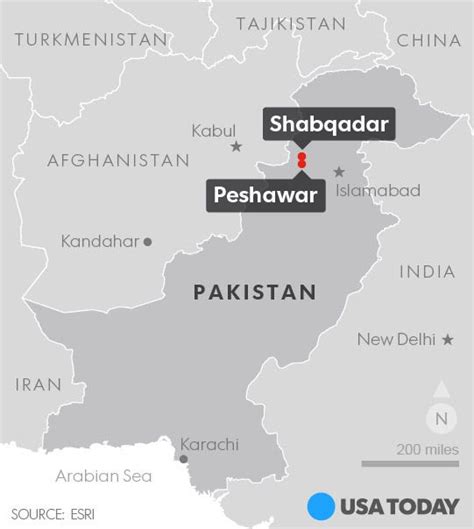 Police Suicide Blast Kills 7 Outside Pakistani Court