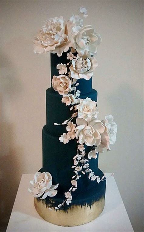 What Do You Think Of This Turquoise Wedding Cake With White Flowers