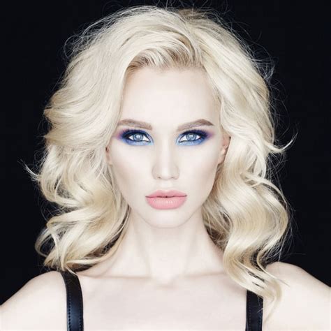 15 Ravishing White Blonde Hairstyles For 2022