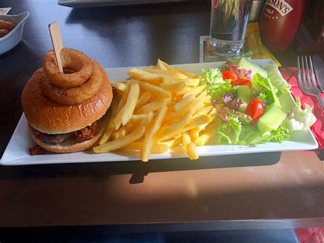 THE AVENUE PUB, Great Yarmouth - Updated 2022 Restaurant Reviews, Menu