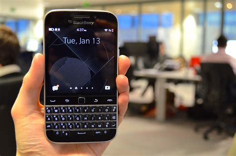 BlackBerry Classic review: Going backwards before moving forwards