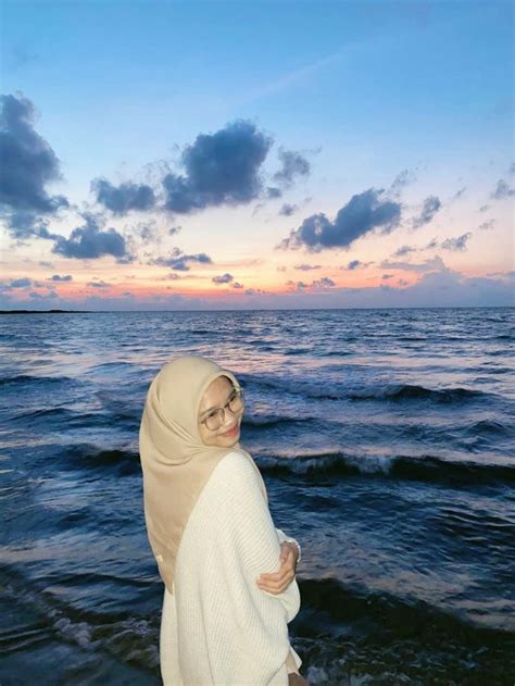 Pin Oleh Armita Mita Di Foto Gadis Cantik Pose Pantai Potret Pantai