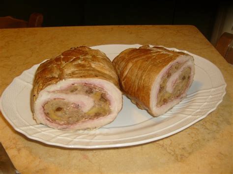 Come prepararlo per lasciare tutti a bocca aperta? Coscia di maiale al forno , farcita con mele annurche ...