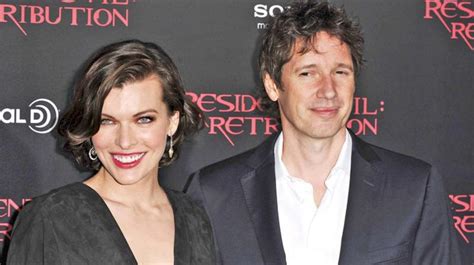 Anderson has had 1 relationship dating back to 2002. B'wood energy, flamboyance has a fan in Milla Jovovich
