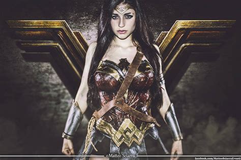 Cosplay Ambra Pazzani Wonder Woman Reinos Dos Sentidos Despertos