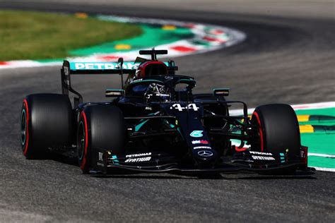 0 days, 21 hours and 32 minutes. Hamilton posts fastest lap in F1 history to take pole at Monza