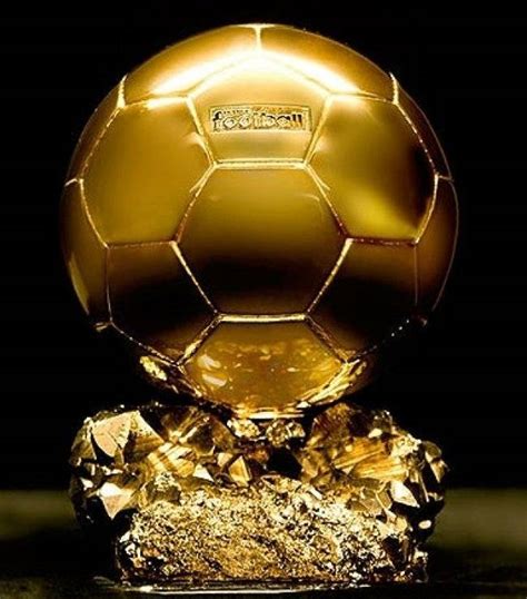 The award, voted for by football journalists, is given to the male player who was deemed to have played the best. maliweb.net - La liste complète des 30 nommés au Ballon d ...