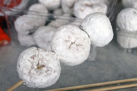 Worth Pinning Powdered Donut Snowmen Powdered Donuts Snowman Donuts