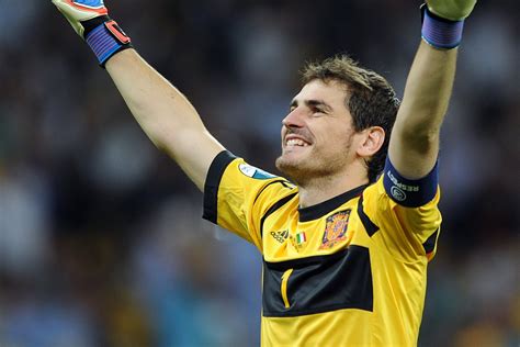 Iker Casillas Spains Goalie Wont Retire Until Italian Keeper Does