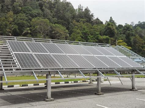 Eco solar super bright floodlight mempunyai solar panel yang dilindungi dengan rangka aluminium alloy yang lebih tahan lama dan lasak sesuai untuk di letak di kawasan luar terdedah pada cuaca. Industri Binaan Malaysia: KURSUS TENAGA SOLAR