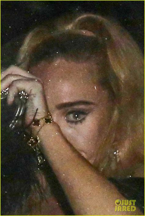 Adele Reacts To Rumors Of Crying At Drakes Birthday Party Photo