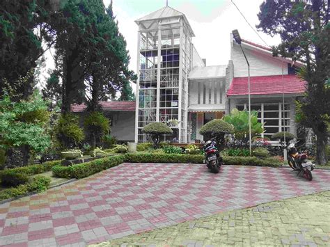 Villa Keluarga Di Lembang Fasilitas Kolam Renang Anak - Sewa Villa Dan