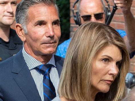 Lori Loughlin Husband Mossimo Giannulli To Plead Guilty In College