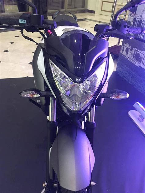 Xe naked bike Bajaj Pulsar NS ra mắt giá từ triệu Đồng
