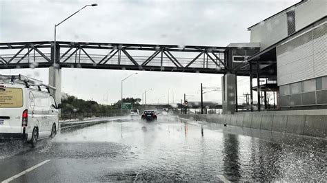 Perth Weather Roads Freeways Flooded As Rain Keeps Falling Perthnow
