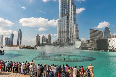 Burj Khalifa And Fountains On The Burj Khalifa Lake Editorial Stock