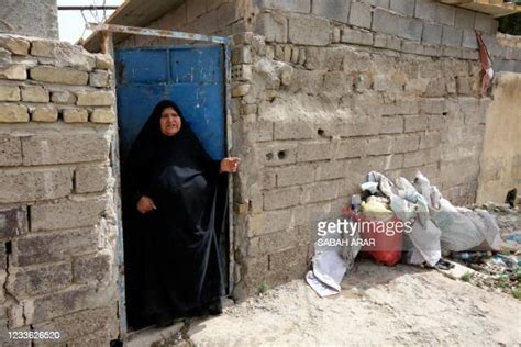 Iraq Poverty Women Photos And Premium High Res Pictures Getty Images