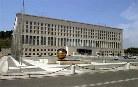 118 del 28 febbraio 2020). MINISTERO DEGLI ESTERI 177 ACC e 44 APC per le ambasciate ...