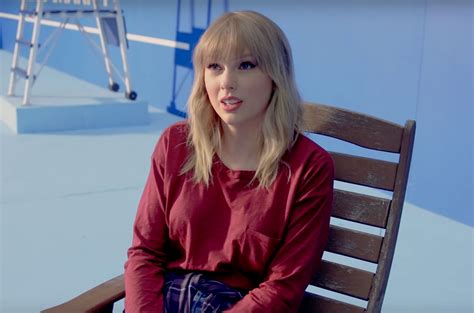 Taylor Swifts The Man Watch Her Direct In Behind The Scenes Video