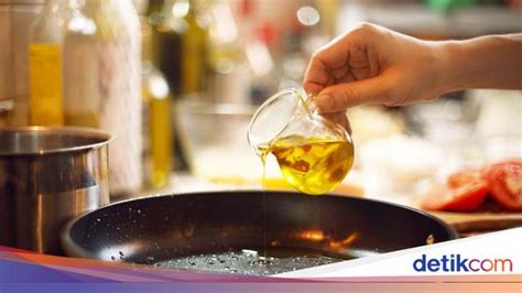 Garam yang ditambahkan pun jangan terlalu banyak karena membuat makanan sehat ini beresiko bagi kesehatan jantung dan pembuluh darah anda. Begini Cara Memilih Minyak Goreng untuk Diet dan Cegah ...