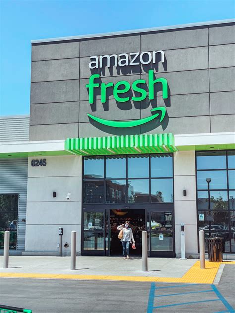 I Visited An Amazon Fresh Store For The First Time Ever And Heres The 411