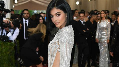 Kylie Jenner Reveals First Selfies With Adorable Daughter Stormi Webster Iheart