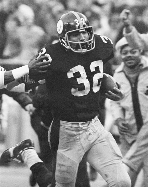 Steelers Hall Of Fame Running Back Franco Harris Dies At 72 Wkky