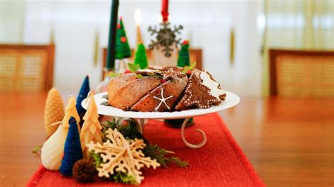 Holly holiday bundt cake from mythoughtsideasandramblings.com. Easy Christmas Bundt Cake Recipes - Pour what's left of the caramel over the top of the cake ...